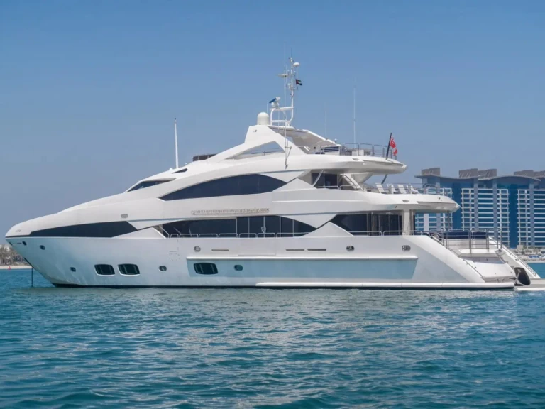 Yacht di lusso a noleggio a Dubai Marina al miglior prezzo