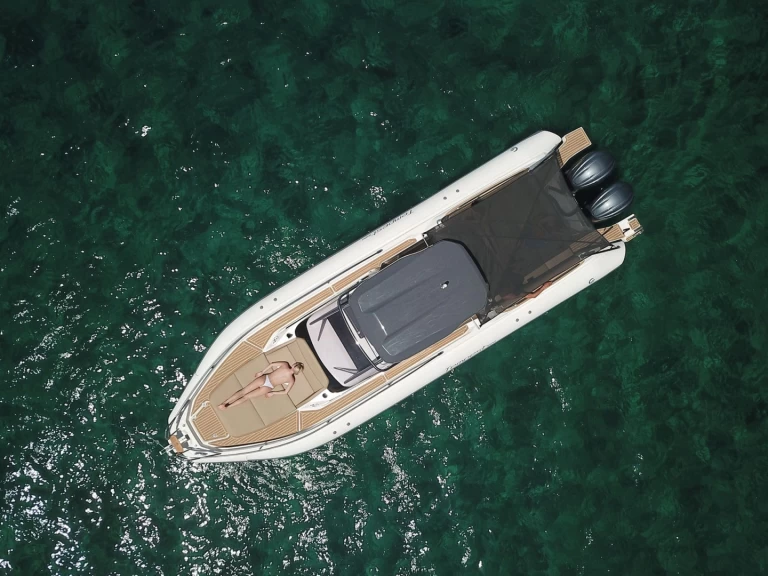 Noleggio barche Marine de Sant'Ambrogio economico Tempest 1000 WA