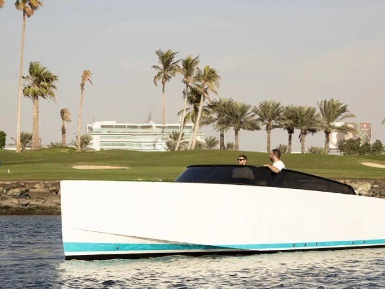 Noleggio Yacht di lusso con o senza skipper VanDutch a Dubai Marina
