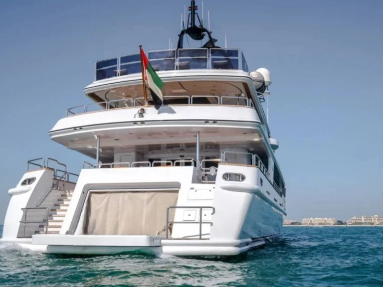 Yacht di lusso a noleggio a Dubai Marina al miglior prezzo