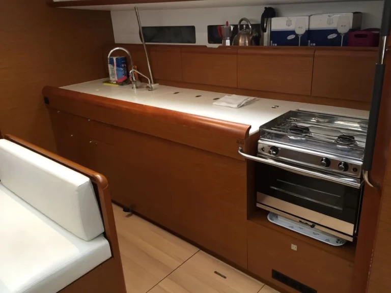 Noleggio Barca a vela a Seget Donji – Jeanneau Sun Odyssey 479