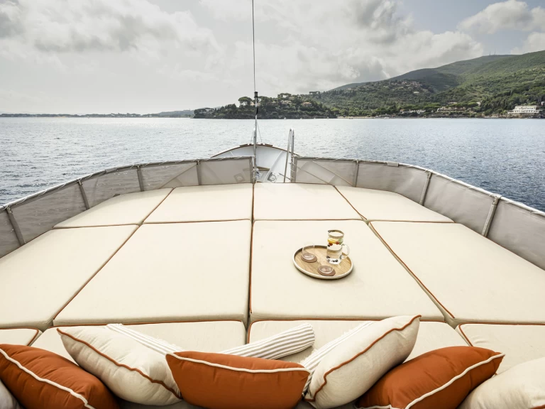 Noleggio a Castellammare di Stabia –  Pacific Class 85 su SamBoat