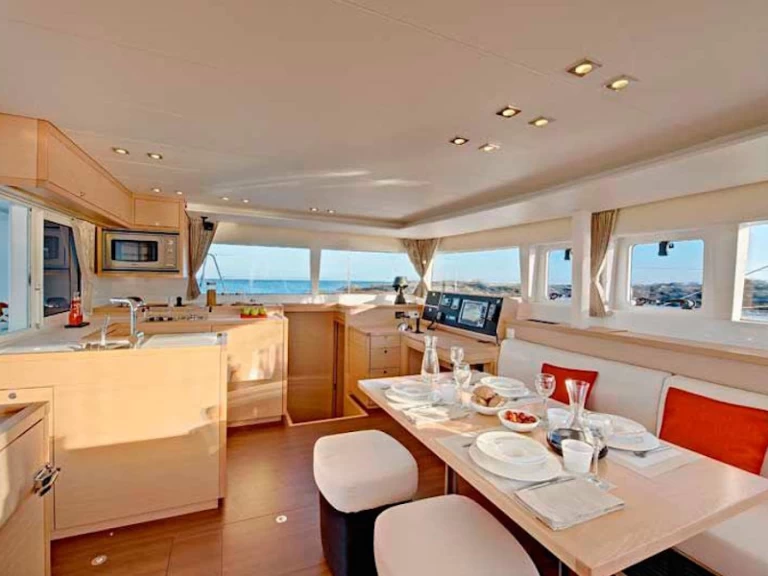 Noleggio Catamarano con o senza skipper Lagoon a Vlychada