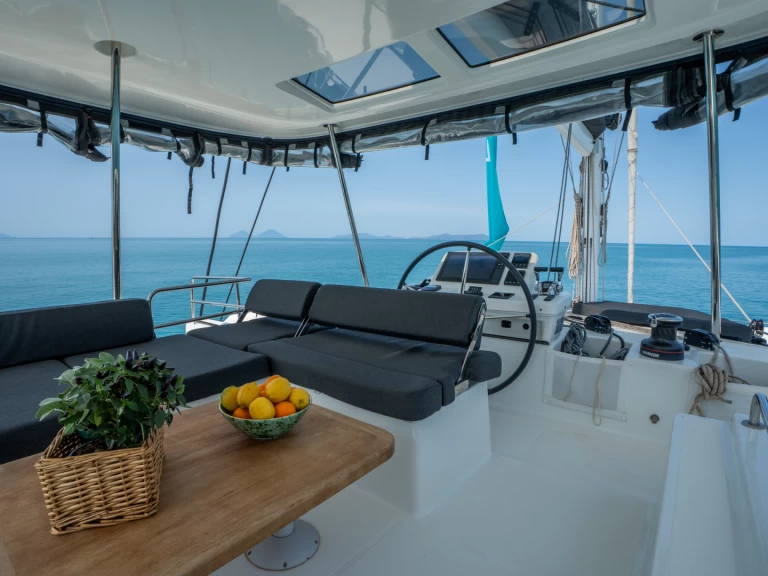 Noleggiare una Lagoon Lagoon 51 a Castellammare del Golfo