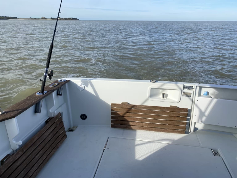 Noleggio Barca a motore Jeanneau con patente nautica