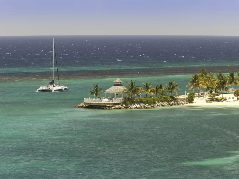 Noleggiare una Custom Custom a Ocho Rios