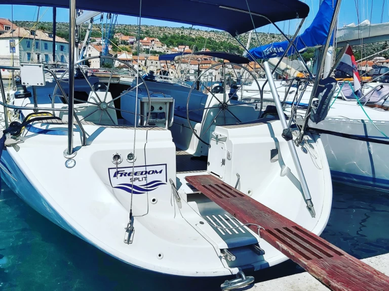 Noleggiare una Bavaria Bavaria 44 a Spalato