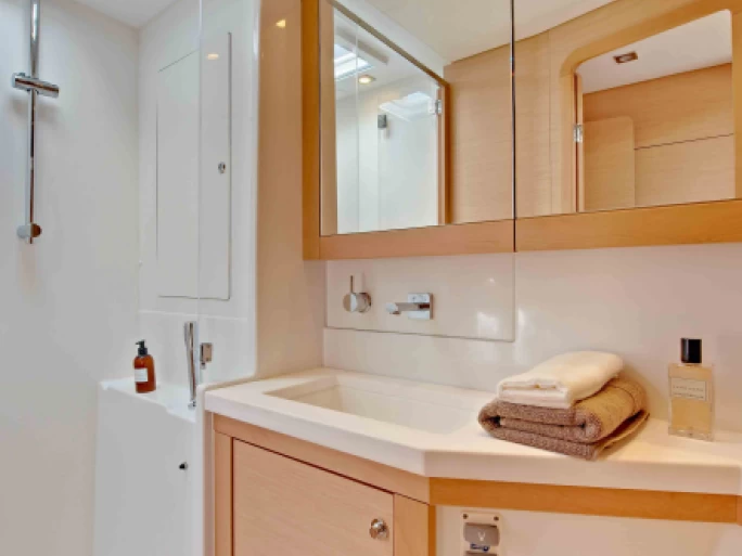 Catamarano a noleggio a Mykonos (Citta) al miglior prezzo