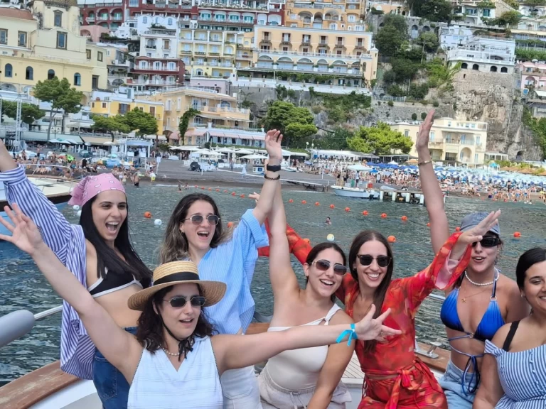 Noleggio Barca a motore Tirrenia con patente nautica