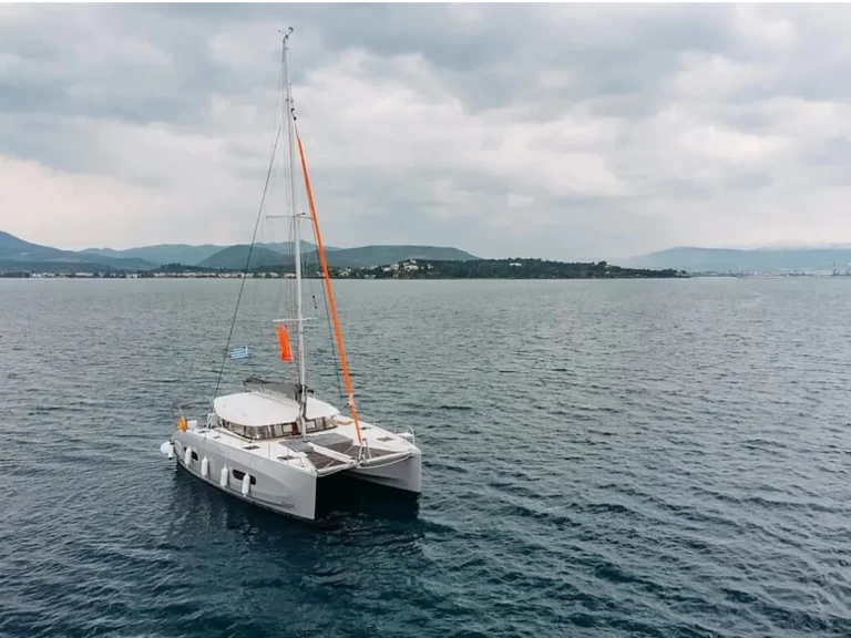 Noleggiare una Excess Excess 11 a Nikiána