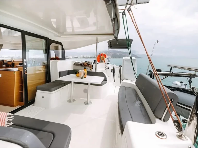 Noleggio Catamarano a Nikiána – Excess Excess 11