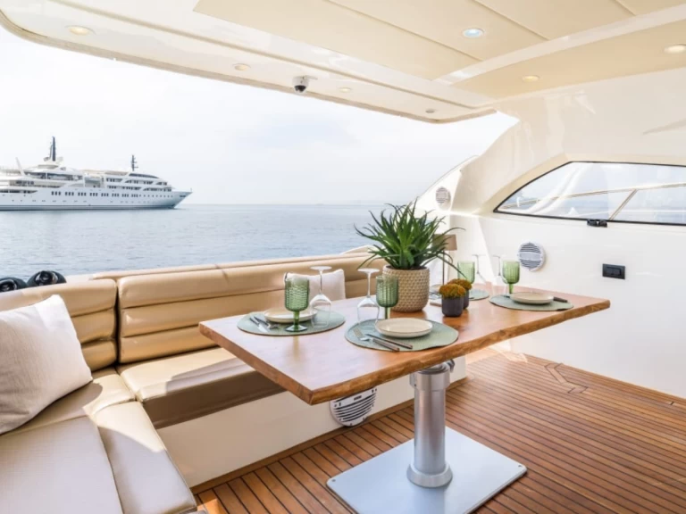 Noleggio Yacht di lusso a Mykonos (Citta) – Astondoa Astondoa 53 HT