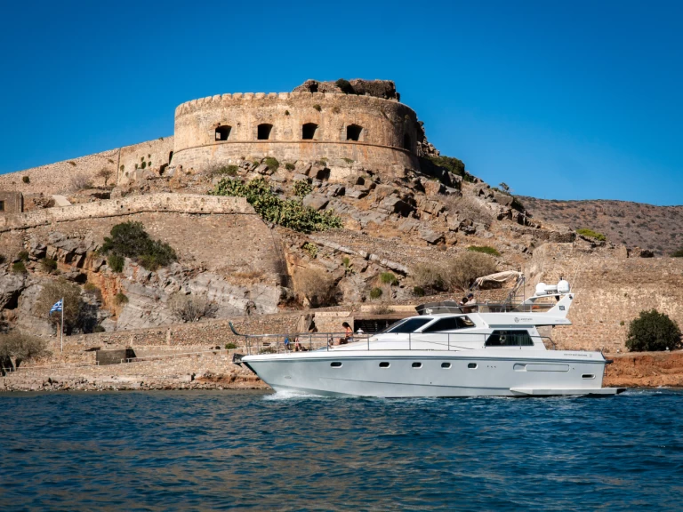 Noleggio barche Ferretti Altura 52 S a Agios Nikolaos su Samboat