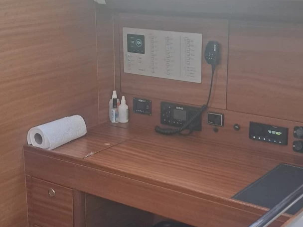 Elan Impression 45.1 da affittare a  Álimos