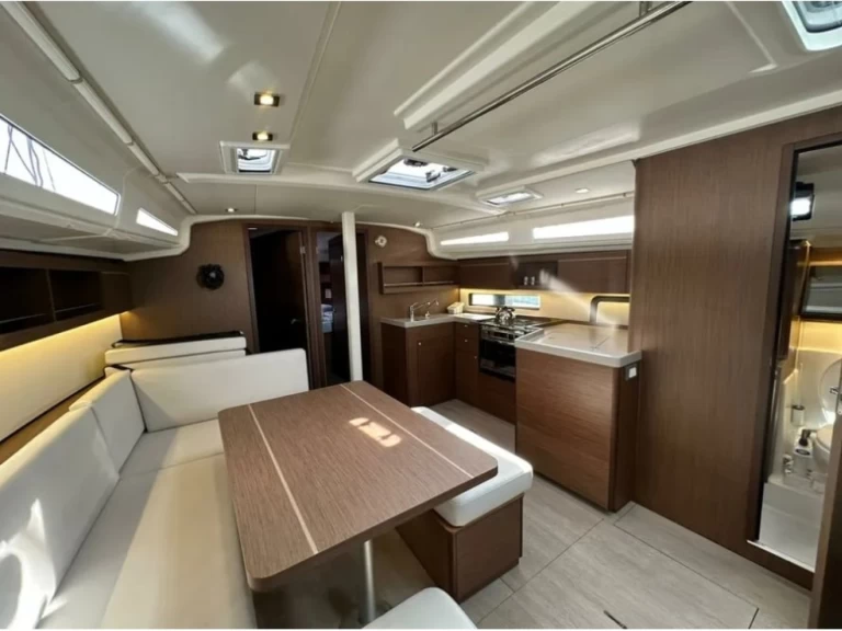 Noleggio barche Bénéteau Oceanis 40.1 a Álimos su Samboat