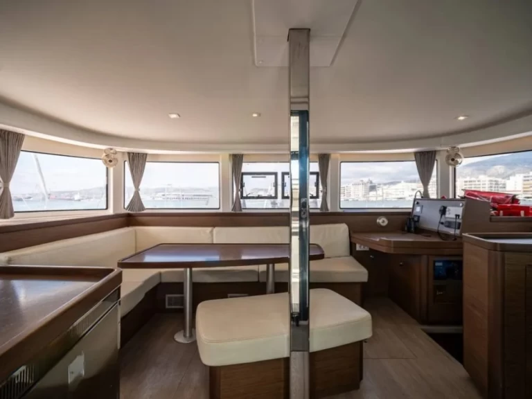 Catamarano a noleggio a Volos al miglior prezzo