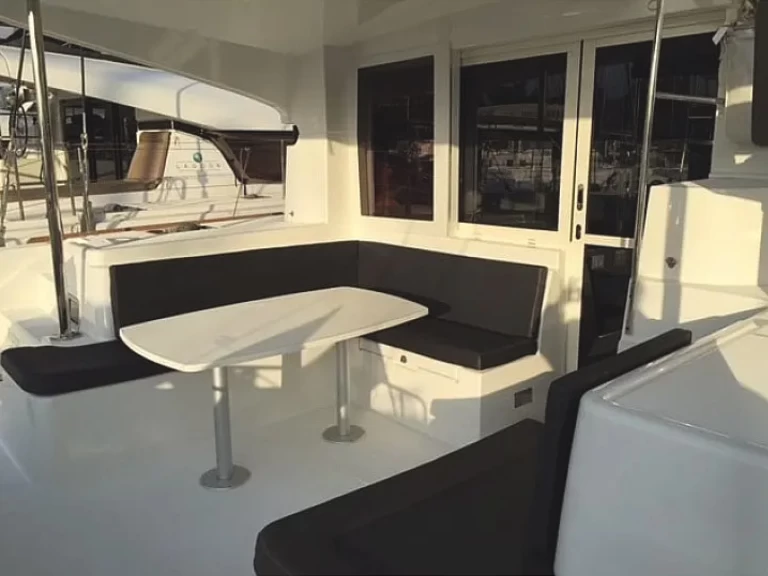 Noleggio a Álimos – Lagoon Lagoon 40 su SamBoat
