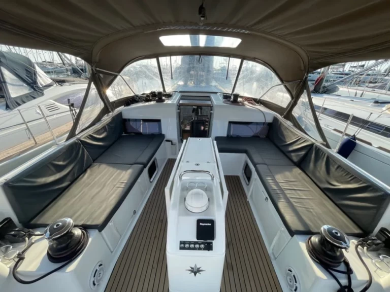 Jeanneau Sun Odyssey 490 da affittare a  Álimos