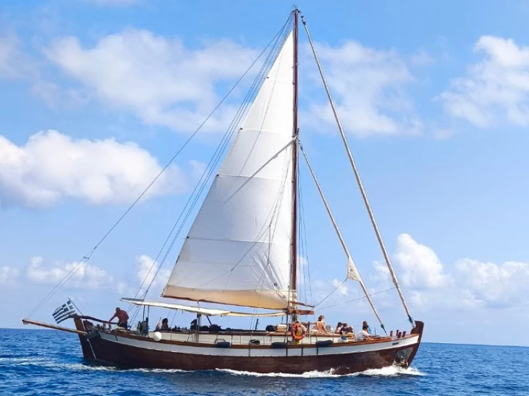 Noleggiare una  Trehantiri a Skópelos