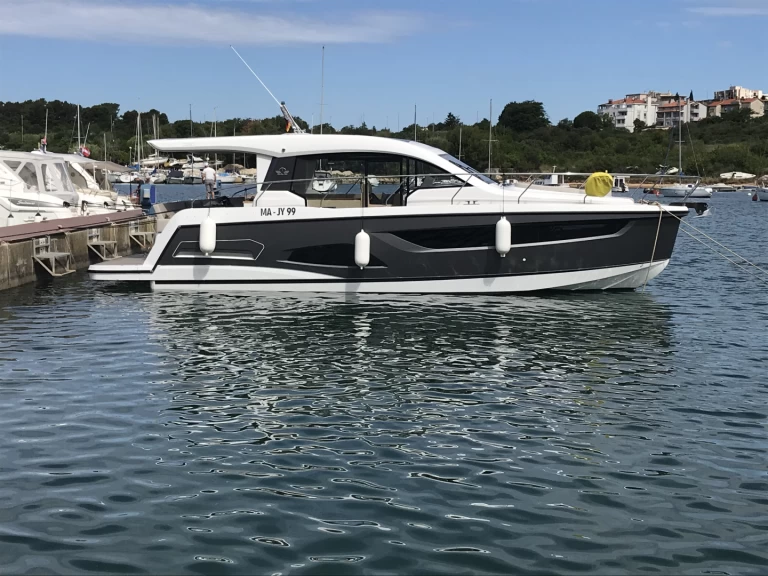 Sealine Sealine C390 da affittare a  Zaravecchia (Biograd)
