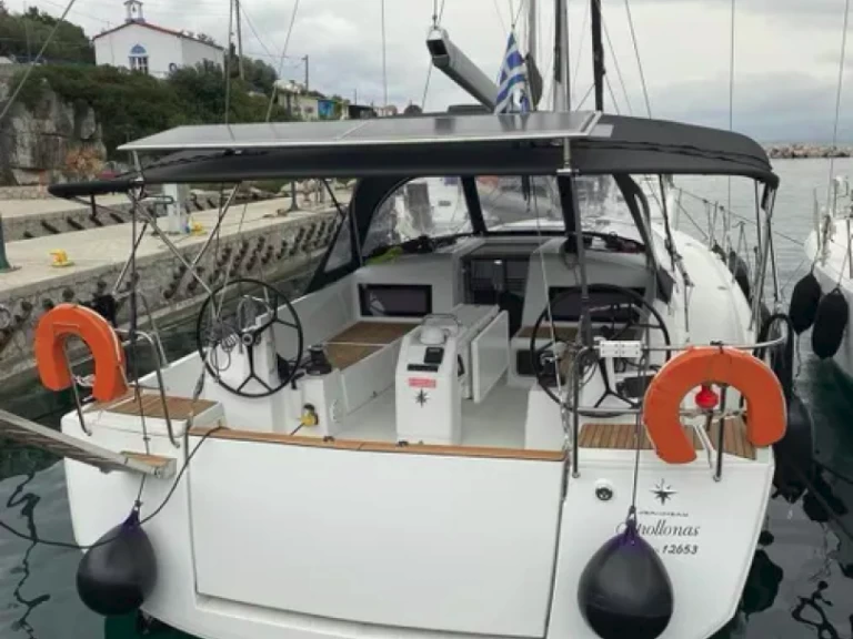 Jeanneau Sun Odyssey 440 da affittare a  Gouviá