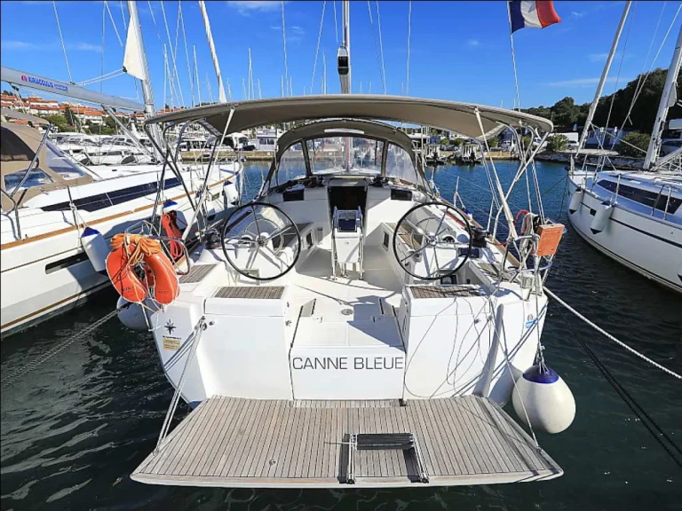 Noleggio barche Jeanneau Sun Odyssey 449 a Álimos su Samboat