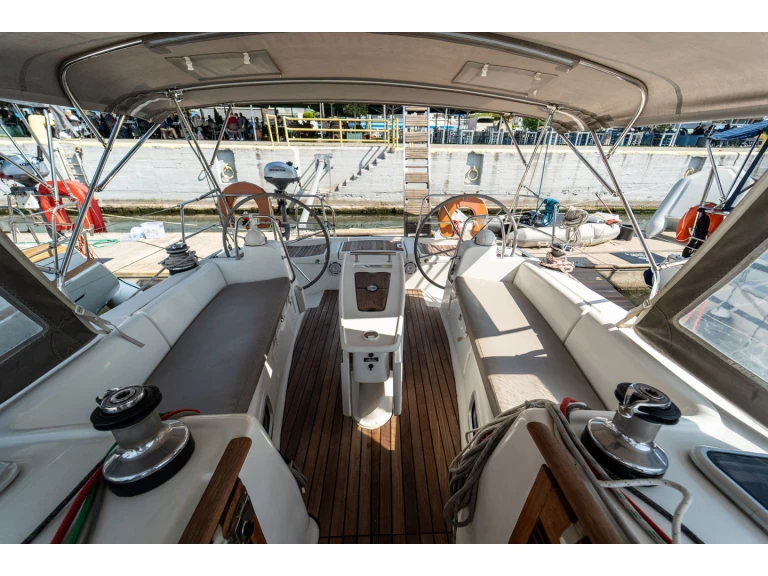 Barca a vela a noleggio a Kavála al miglior prezzo