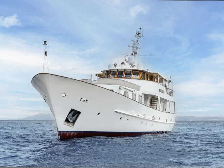 Noleggio a Castellammare di Stabia –  Pacific Class 85 su SamBoat