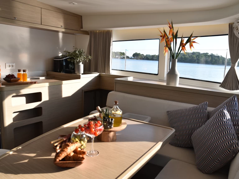 Noleggio barche Lagoon Lagoon 42 a Spalato su Samboat