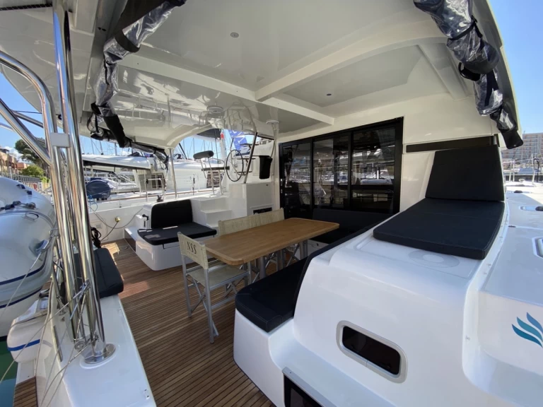 Catamarano a noleggio a Cugnana Verde al miglior prezzo