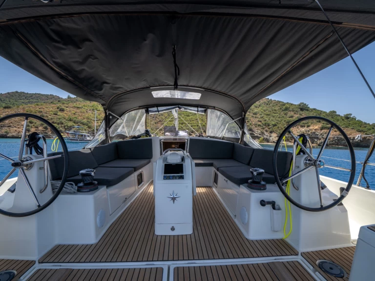 Noleggio Barca a vela Jeanneau con patente nautica