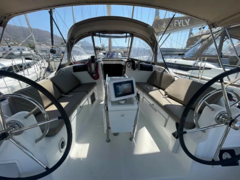 Noleggio barche Jeanneau Sun Odyssey 419 a Paros (Isola) su Samboat