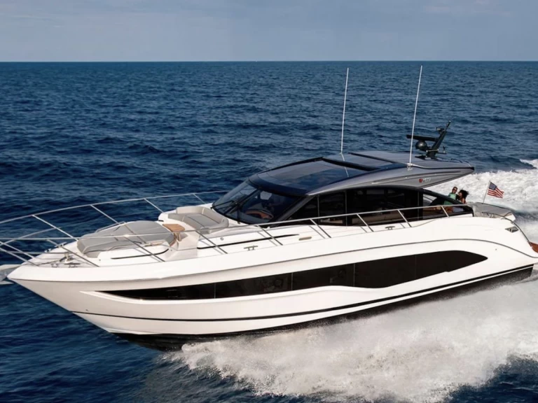 Yacht di lusso a noleggio a Port de Saint Tropez al miglior prezzo