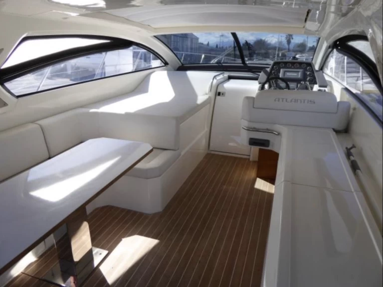 Azimut Atlantis 48 da affittare a  Port de Saint Tropez