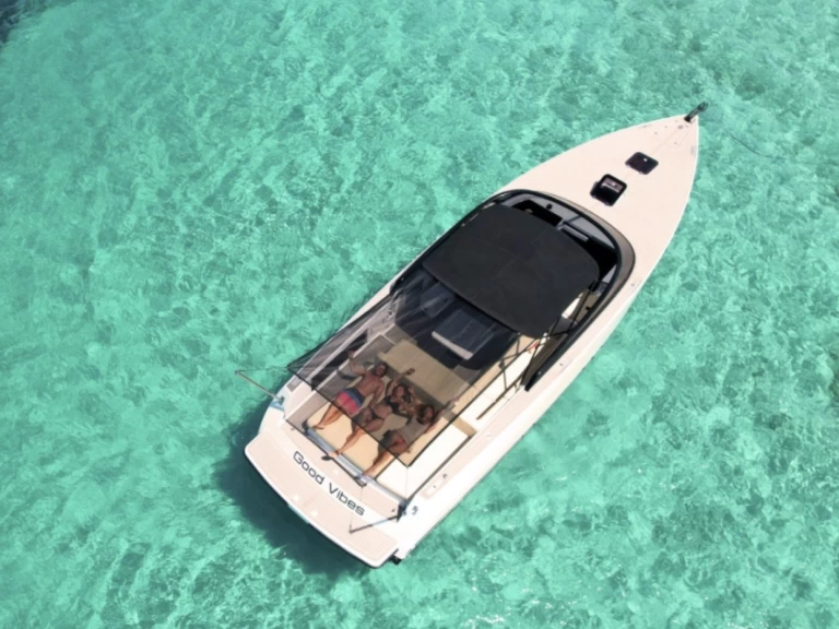 Noleggio Barca a motore con o senza skipper VanDutch a Port de Saint Tropez