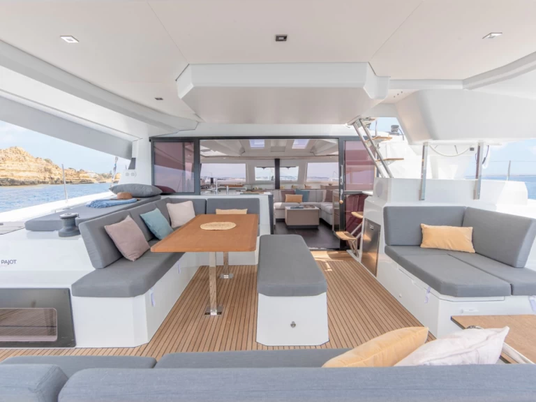 Noleggiare una Fountaine Pajot Elba 45 a Ajaccio