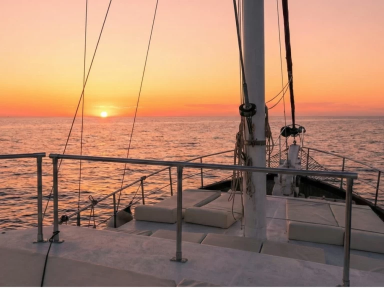 Yacht di lusso a noleggio a Castellammare del Golfo al miglior prezzo