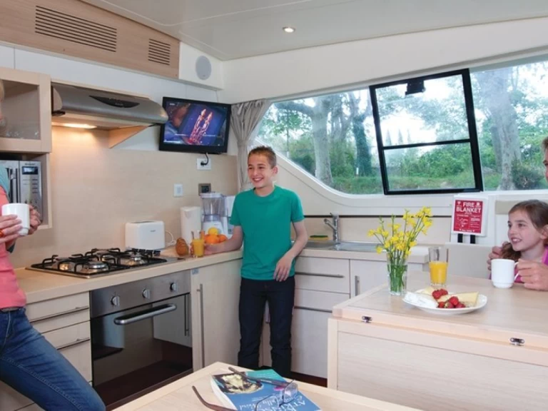 Noleggio Houseboat con o senza skipper Comfort Plus a Rheinsberg