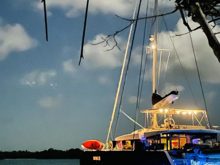 Noleggio barche Lagoon Ventana al Mar a Belize City su Samboat