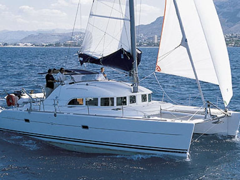 Noleggio Catamarano con o senza skipper Lagoon a Empuriabrava