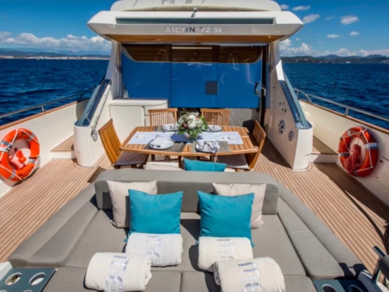 Noleggio a Saint-Tropez – Aicon 72 SL su SamBoat