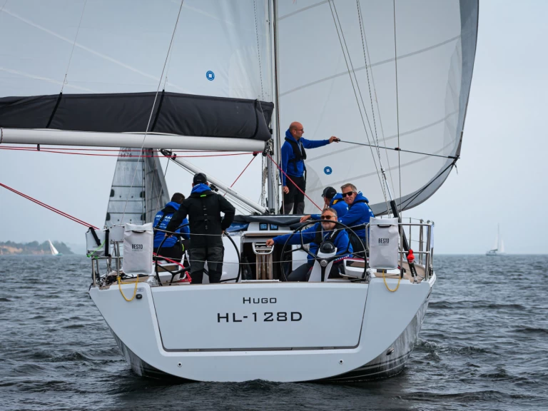 Barca a vela a noleggio a Pola al miglior prezzo