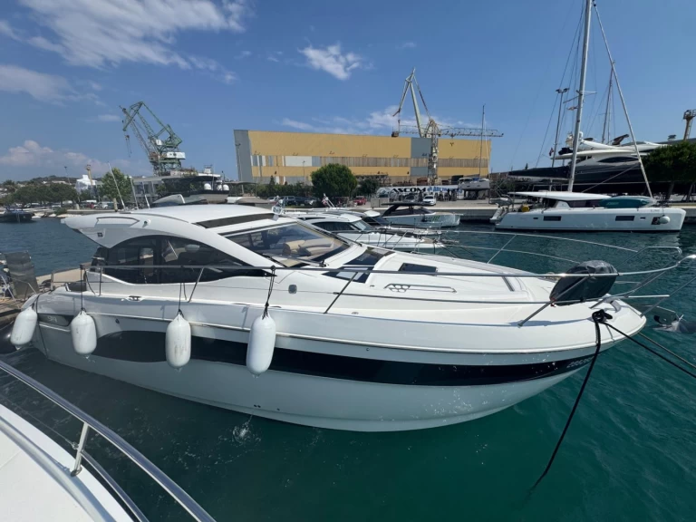 Noleggio Yacht di lusso con o senza skipper Bavaria a Trogir