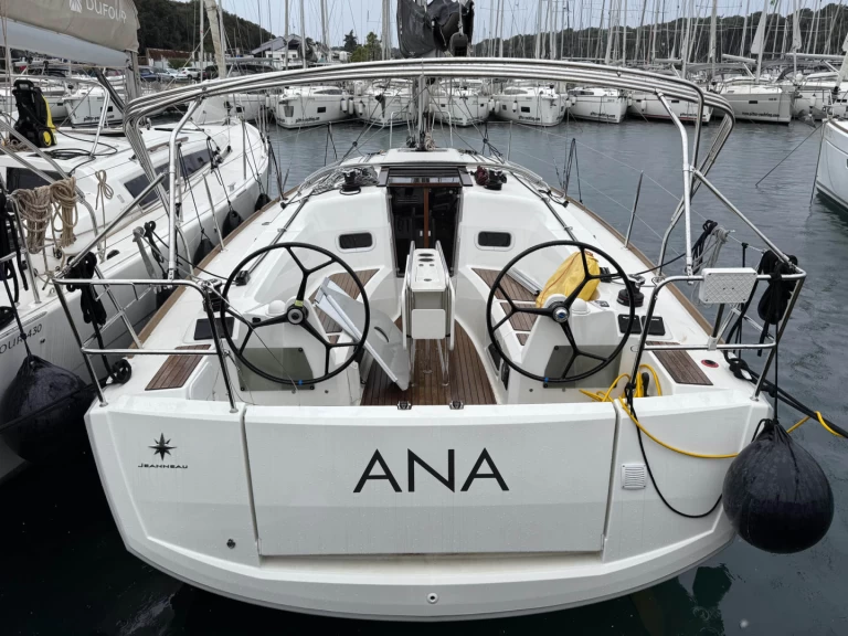 Noleggio Barca a vela a Pola – Jeanneau Sun Odyssey 349