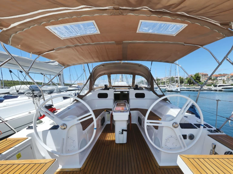 Elan Impression 45 da affittare a  Sebenico