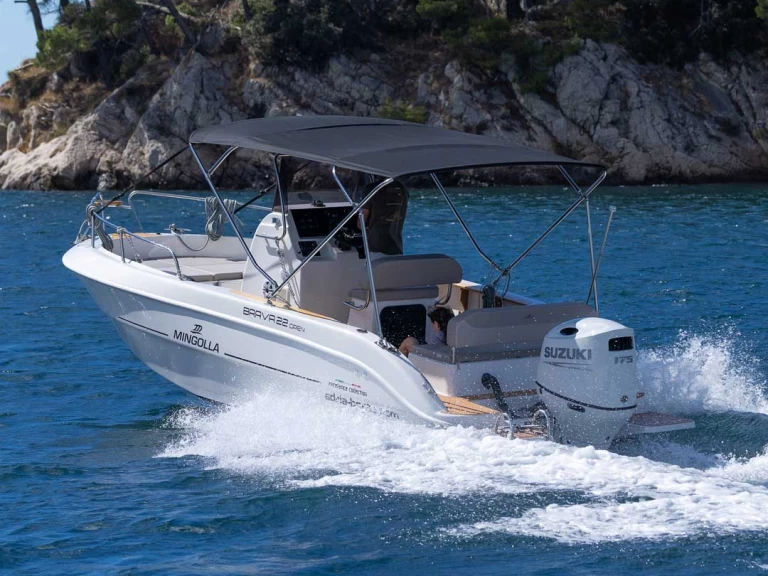 Noleggio Barca a motore con o senza skipper Mingolla a Sebenico