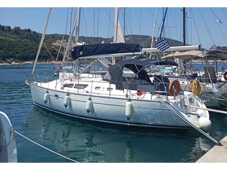 Jeanneau Sun Odyssey 37 da affittare a  Nikiána