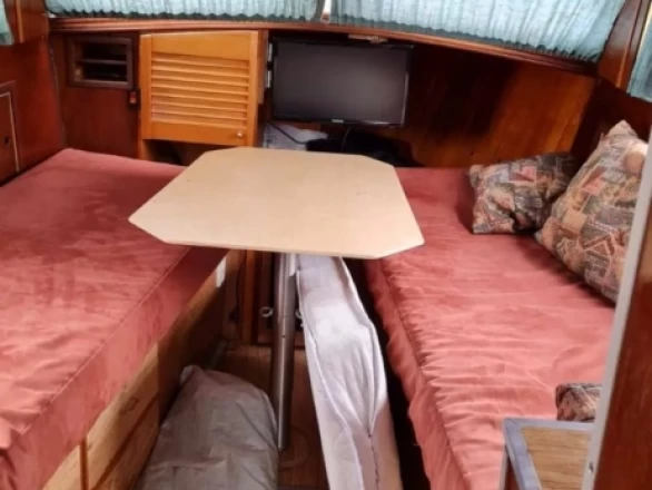 Noleggio Barca a motore peereboom kruiser con patente nautica