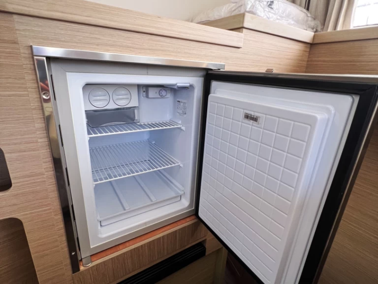 Noleggio barche Lagoon Lagoon 42 a Álimos su Samboat