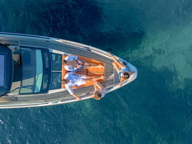 Noleggiare una Saxdor Saxdor 320 GTO a Cannes